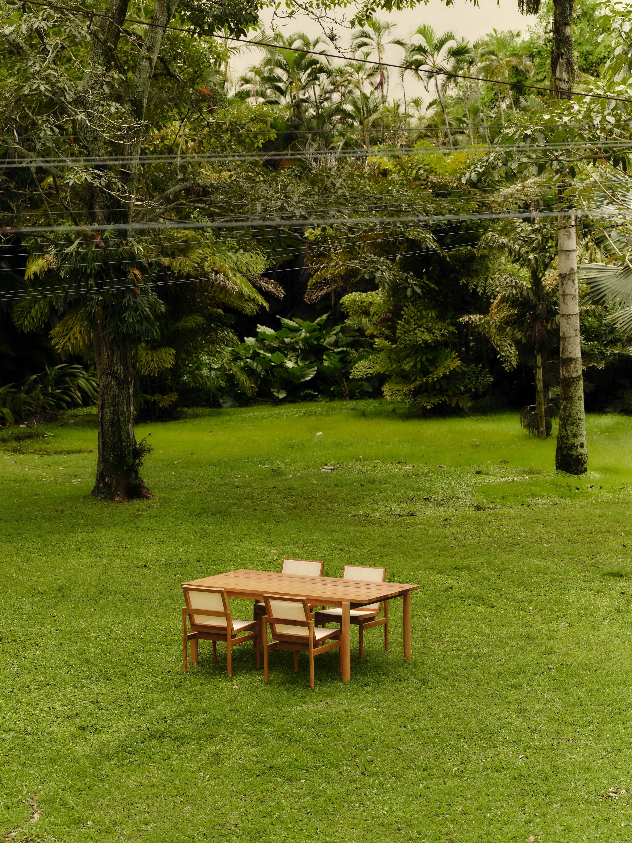 Mesa Retangular Lourdes Externa