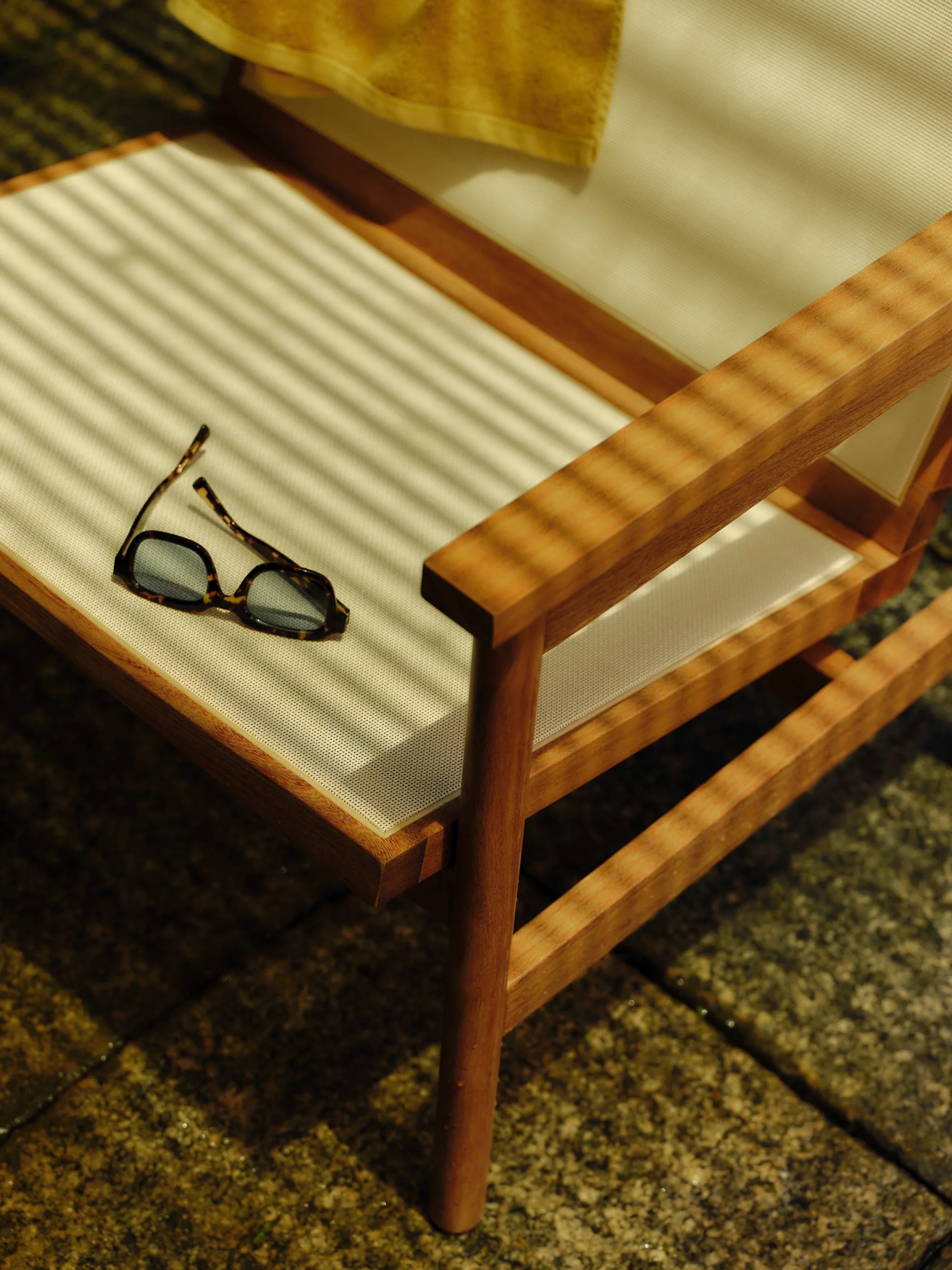 Poltrona com braços Lourdes Externa