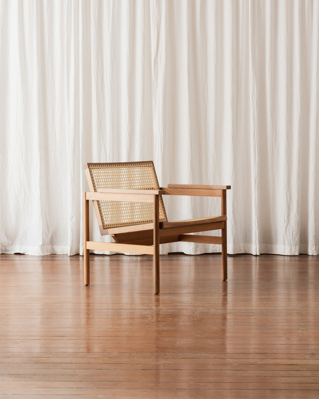 Poltrona com braços Lourdes - Palha