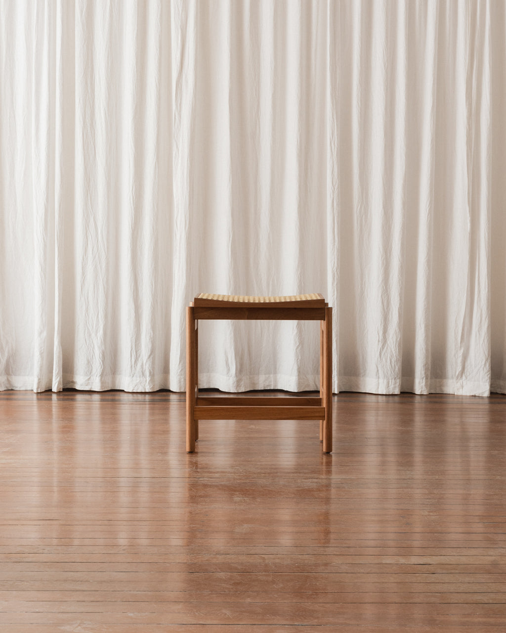 Banqueta Lourdes - Palha