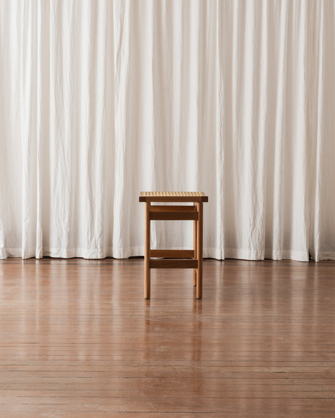 Banqueta Lourdes - Palha