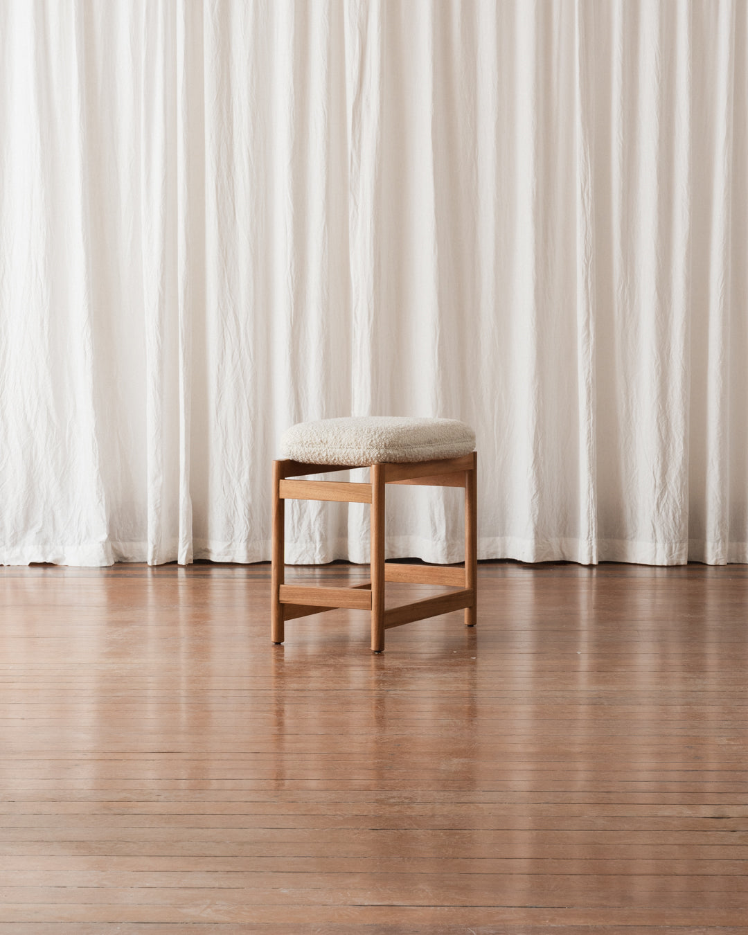 Banqueta Lourdes - Estofada