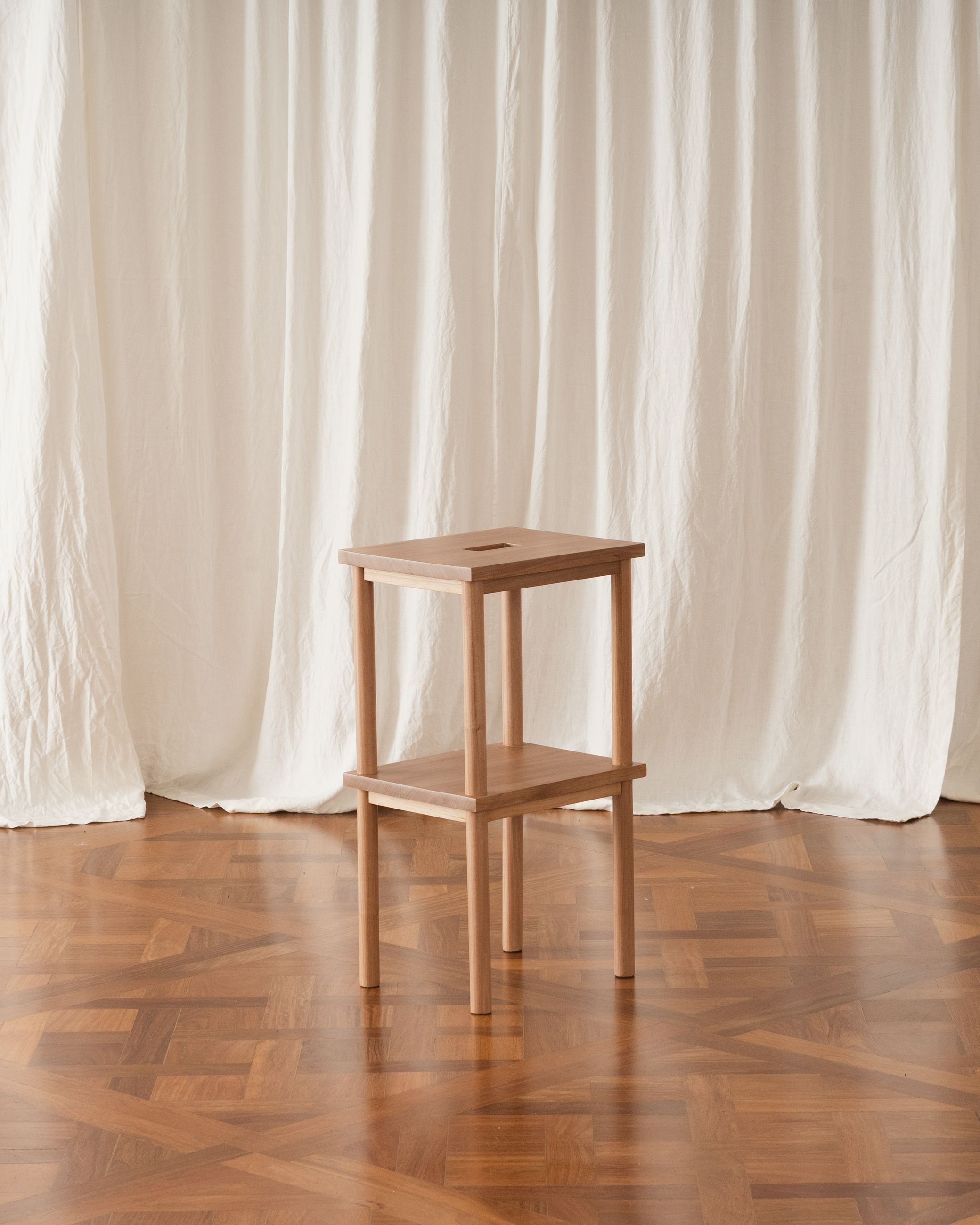 Banqueta/Mesa lateral Pórtico