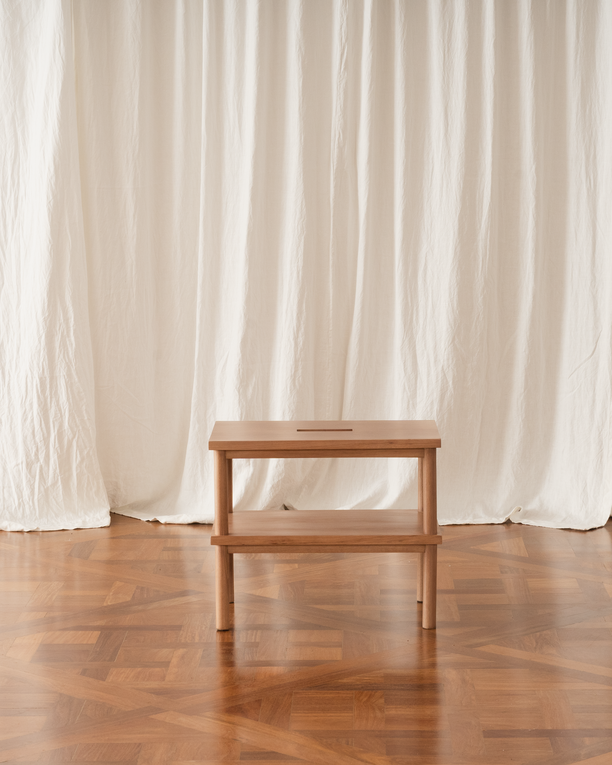 Mesa lateral Pórtico