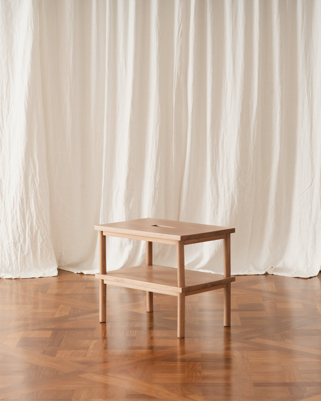 Mesa lateral Pórtico